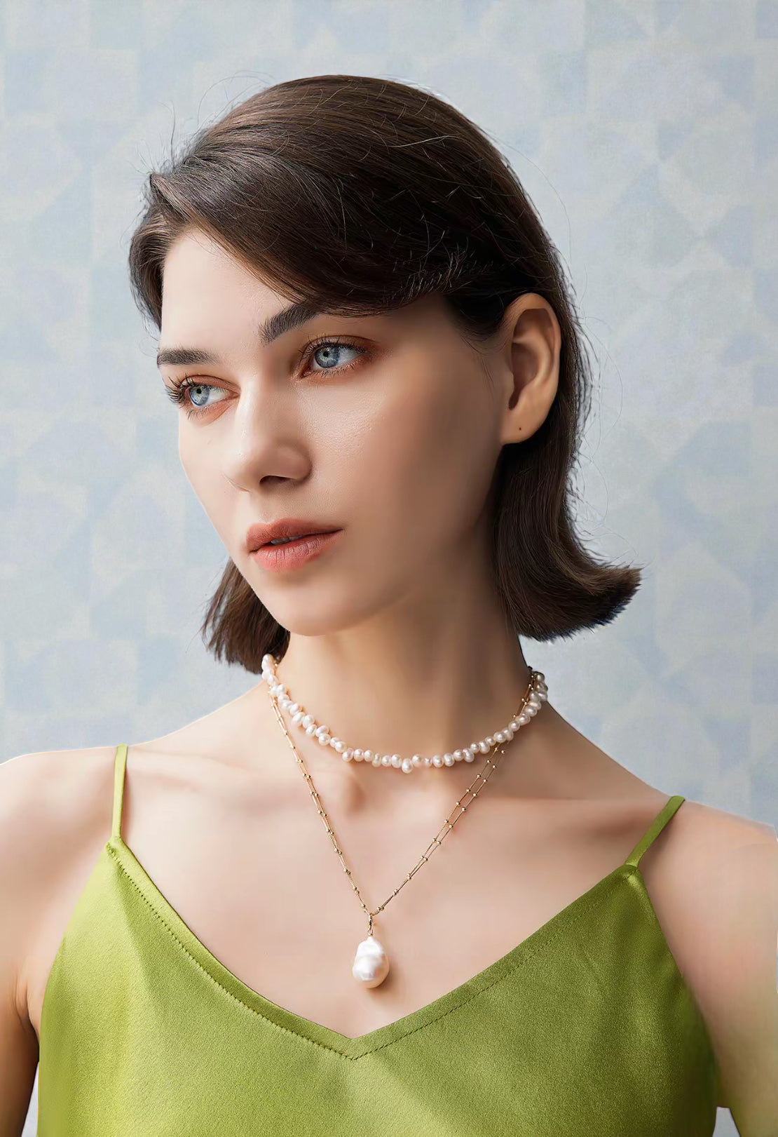 Staggered Tiny Pearl Choker Necklace